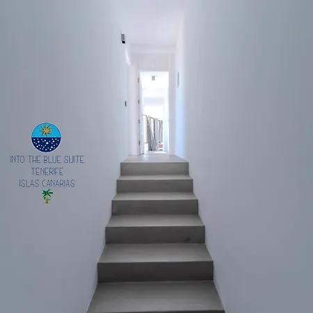 아파트 Into The Blue